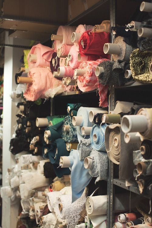 Learn to Sew, (and use a sewing machine) a beginner’s workshop. At Amo & Pax.