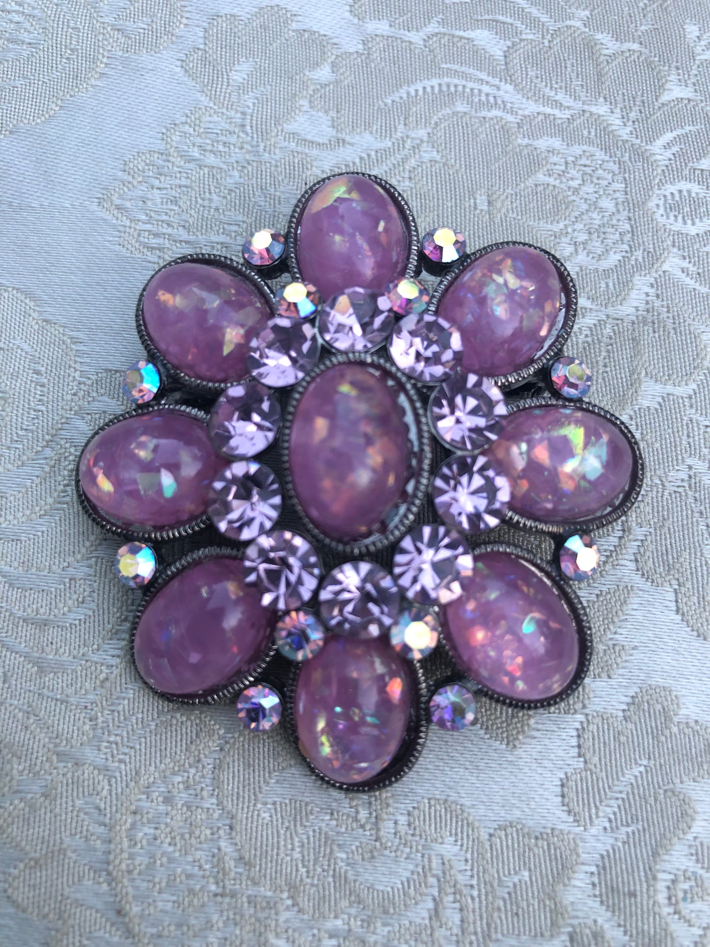 Crystal & Resin brooch lilac